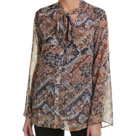 SMYM Zuko Bell Sleeve Top - Picture 3 of 11